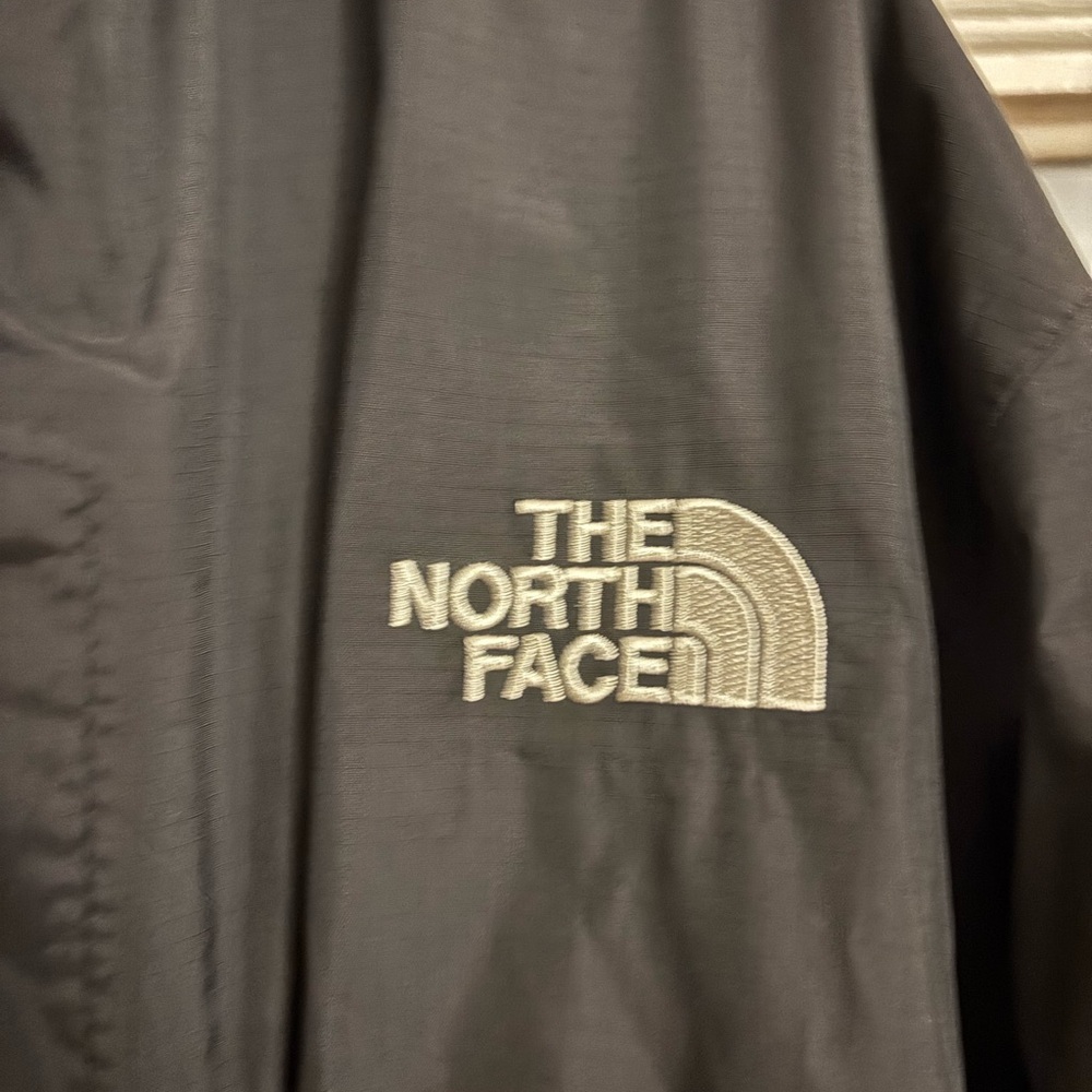 The North Face Men's Black Raincoat - Picture 4 of 13